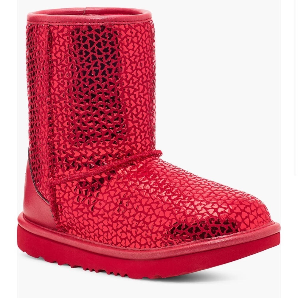 Ugg red heart boots kids shoe pull on size 7  toddler  shoe metallic